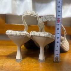 ツイード パンプスの画像