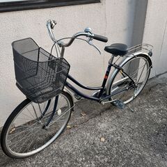 Quwing 2６インチ 自転車 ネイビー 変速付き 前輪タイヤがパンクしています 防犯登録抹消済の画像