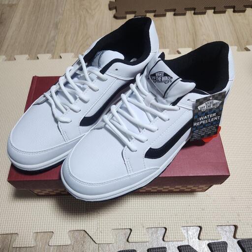 【新品】VANS防水スニーカー　26センチ