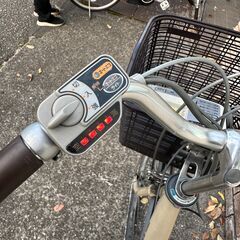 YAMAHA PAS 電動自転車 アイボリー バッテリー&充電器付き 変速付き 後ろのタイヤがパンクしています 乗車確認済 防犯登録抹消済の画像