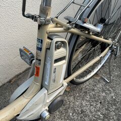 YAMAHA PAS 電動自転車 アイボリー バッテリー&充電器付き 変速付き 後ろのタイヤがパンクしています 乗車確認済 防犯登録抹消済の画像