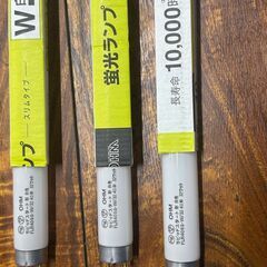 新品 蛍光灯　３本　OHM  ラビットスタート形　白色　FLR40SS・W/32 40形　32ワット　長寿命10,000時　の画像