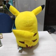 メルカリでは6500円出ています初期のピカチユウだそうです。検索して見て下さい…顔が違うのが分かります…美品です…☝️委託品です…が値段交渉有の画像