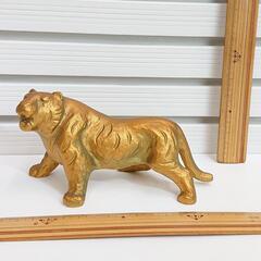 【中古品】干支　置物　寅　金属製の画像