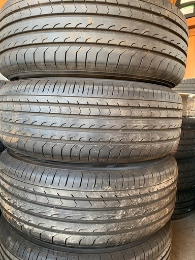 中古タイヤホイール付ヨコハマブルーアースRV03 225/60R17