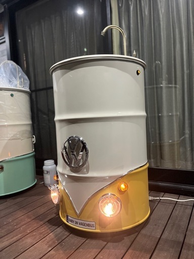 ドラム缶DIY 手洗いシンク　ワーゲンバス　水道ホース繋ぐだけ　家庭用コンセント付き　ガレージや店舗のオシャレアップに　実用品