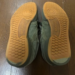 リーボッククラシックスニーカーの画像