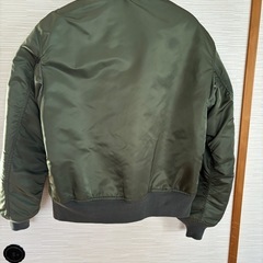 ALPHA INDUSTRIES MA-1ジャケット オリーブグリーン
の画像