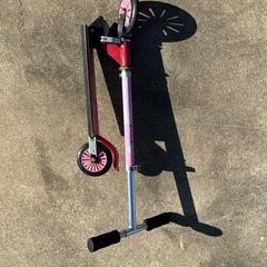 kidsキックボード２台＋オマケ　スニーカーの画像