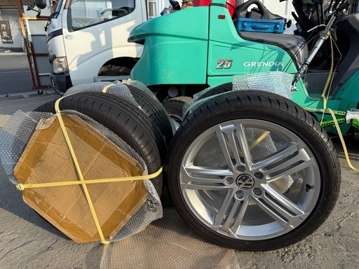 4本セットタイヤ付きホイール　225/40 R18 92Y