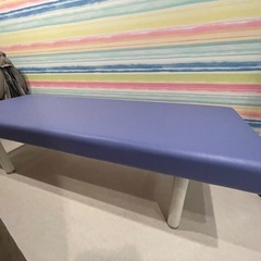 タカダ　無孔マッサージベッド