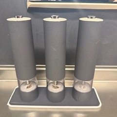 【受け渡し予定者様決定】電動ミル 3つセット 台座付き