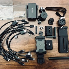 DJI RS2 PRO COMBO ストラップ付きの画像