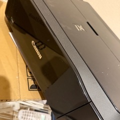 プリンターとファックスプリンター黒と白
