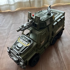 軍用トラック　おもちゃ