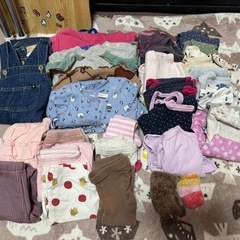 女の子80-90長袖ロンパース、tシャツ、ジャケット無料で差し上げますの画像