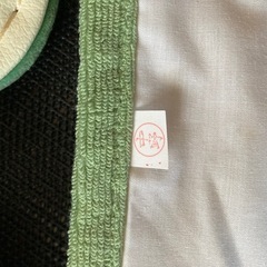 エメラルドグリーンのスリッパ・トイレットペーパーホルダーセットの画像