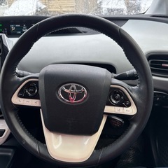 値下げ‼️スタッドレス装着済み装着‼️車検長い❗️燃費最高プリウスS4WD‼️の画像