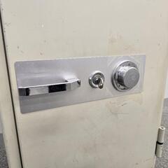 家庭用耐火金庫(店舗、事務所でも使用可能)の画像