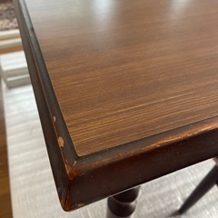 ダイニングテーブルの画像