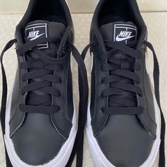 NIKE スニーカー　黒