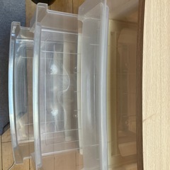 ４段の衣装ケースの画像