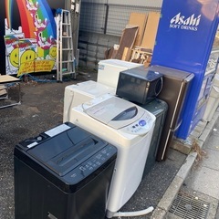 冷蔵庫、洗濯機、ベット、ソファの画像