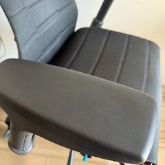 エンボディゲーミングチェア ロジクール シアンの画像