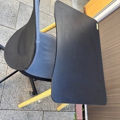 椅子とテーブルセット
