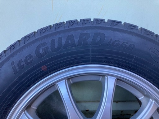 セレナスタッドレス15インチ