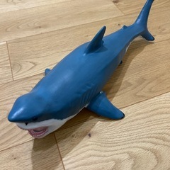 おもちゃ　サメ