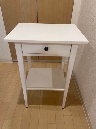 HEMNES ヘムネス　サイドテーブル