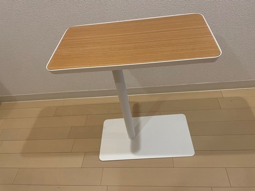 山崎実業の机
