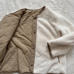 ユニクロ　
 ボアジャケットMサイズ 　リバーシブル　の画像