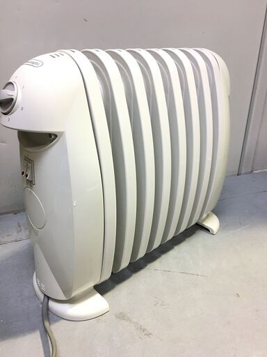 A2927　DeLonghi　デロンギ　オイルヒーター　TRN0808J　小型L字型フィン8枚　2～5畳用　暖房器具
