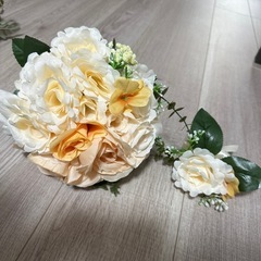 ウエディングブーケとブートニアのセット