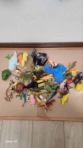 恐竜、昆虫フィギュア