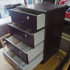 木製　鍵付き　ミニチェスト　隠しキャスター付き　収納家具　引き出し　貴重品収納