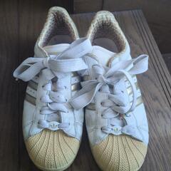adidas　シューズの画像