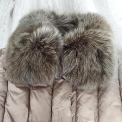 ミルクティー色　ダウン　ブルーフォックスファー取り外し可の画像