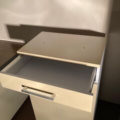 【価格再設定】食器収納の画像