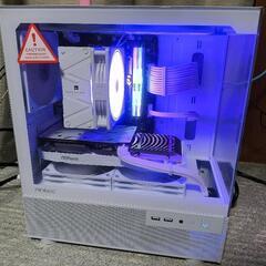 オシャレな白ゲーミングPCの画像