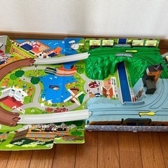 プラレール きかんしゃトーマス おでかけ立体マップの画像