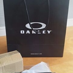 ハワイ　Oakley公式ストアの袋をおまけにお付けします　サング...