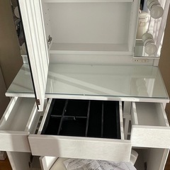 【※問い合わせ多数】dinosドレッサー　メイクの画像