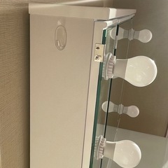 【※問い合わせ多数】dinosドレッサー　メイクの画像