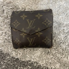 VUITTON財布の画像