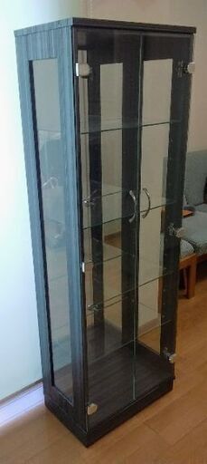 【ガラス　キャビネット】《使用期間の少ない自宅にて保管の綺麗なキャビネットです》