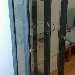 【ガラス　キャビネット】《使用期間の少ない自宅にて保管の綺麗なキ...