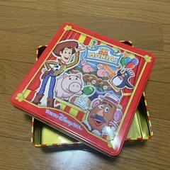 トイストーリー　缶